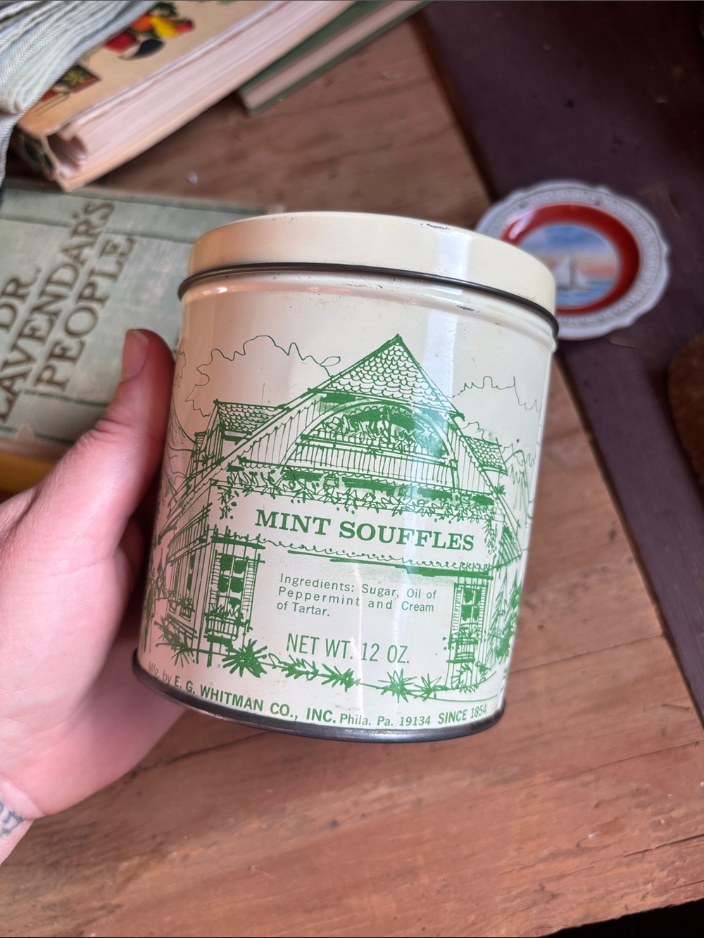 Mint Souffles Tin - Cream and Green